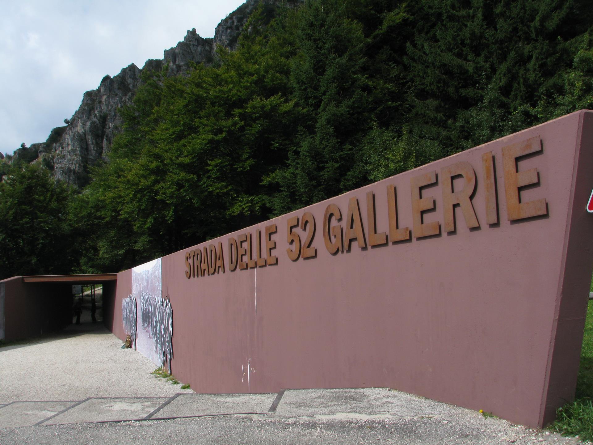 Strada delle 52 Gallerie